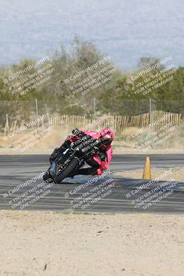 media/Jan-15-2026-Racers Edge (Thu) [[dfebeb70ab]]/2-A Group/Session 5 Turn 2/